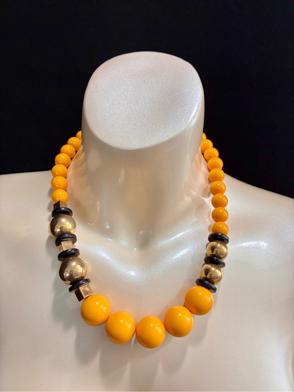 VTG Bold Yellow Beaded Necklace with Metallic Accents - Women’s MCM Jewelry